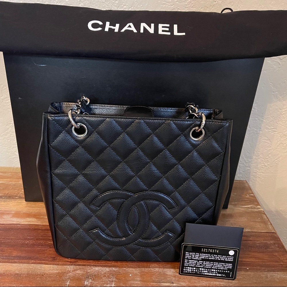 Chanel petite shopping tote